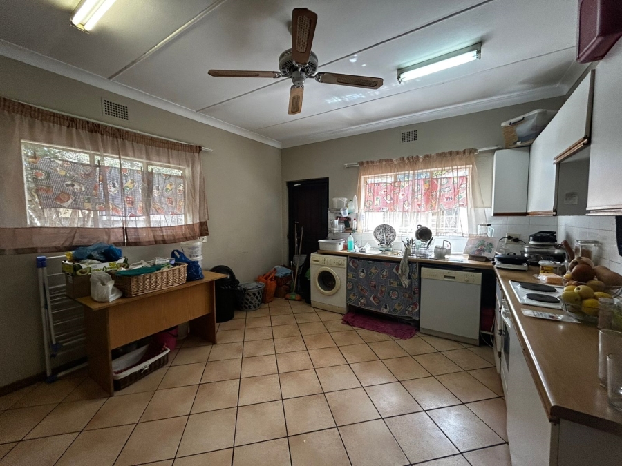 To Let 3 Bedroom Property for Rent in Gezina Gauteng