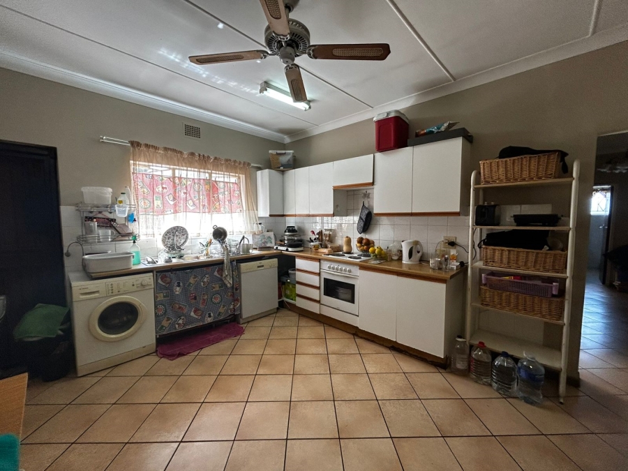 To Let 3 Bedroom Property for Rent in Gezina Gauteng