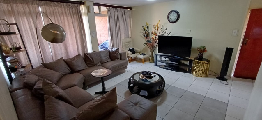 To Let 3 Bedroom Property for Rent in Gezina Gauteng