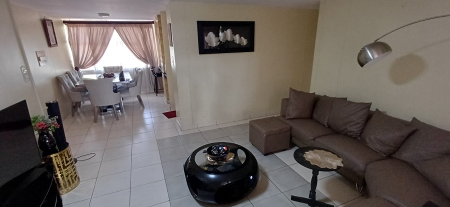 To Let 3 Bedroom Property for Rent in Gezina Gauteng
