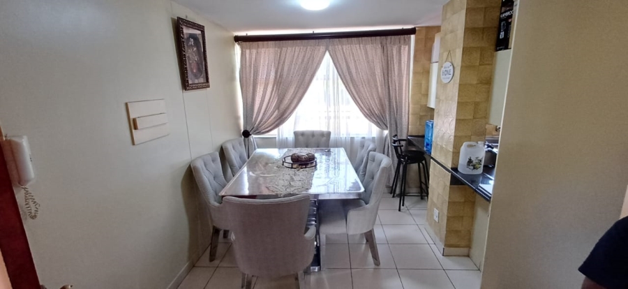 To Let 3 Bedroom Property for Rent in Gezina Gauteng