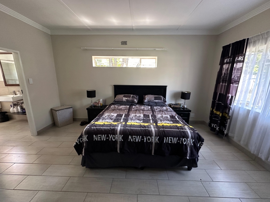 To Let 3 Bedroom Property for Rent in Waverley Gauteng