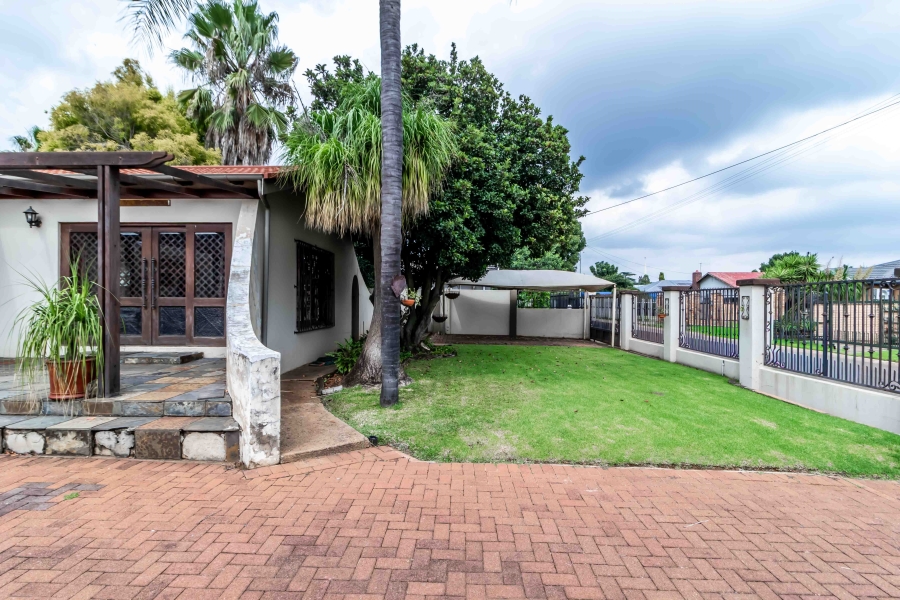 4 Bedroom Property for Sale in Villieria Gauteng