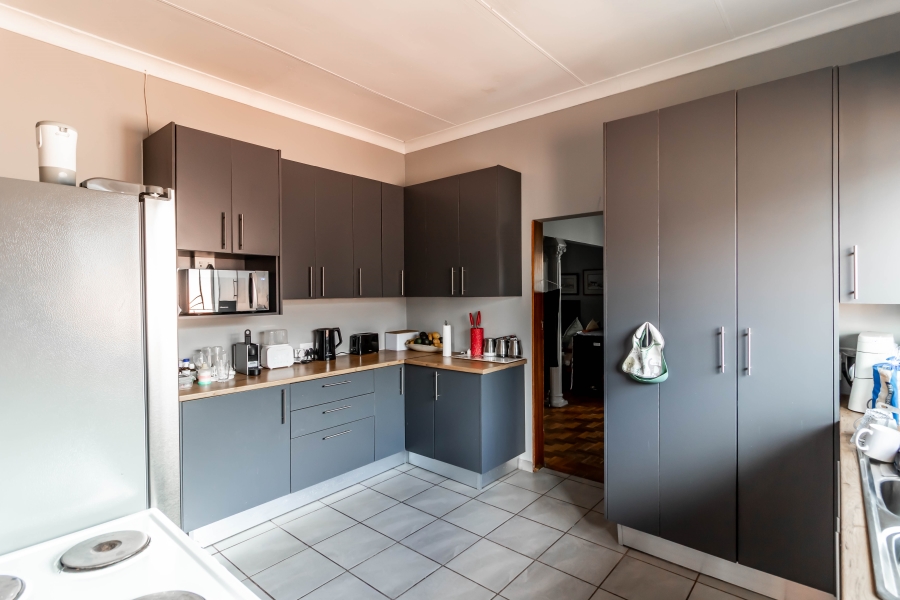 3 Bedroom Property for Sale in Villieria Gauteng