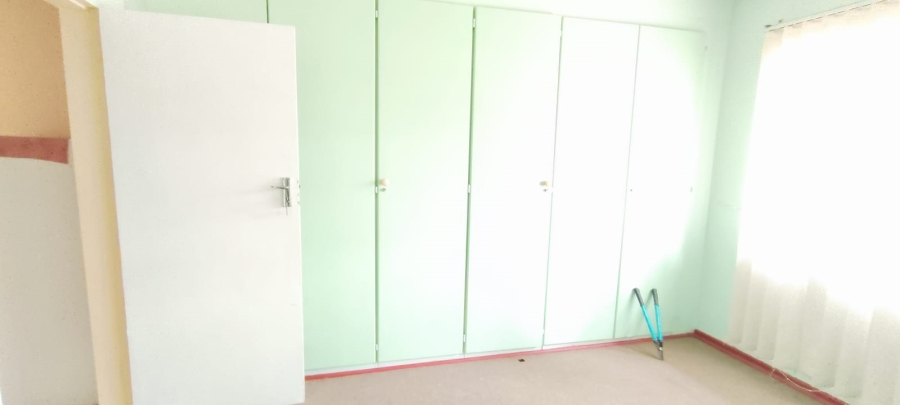 6 Bedroom Property for Sale in Westonaria Gauteng