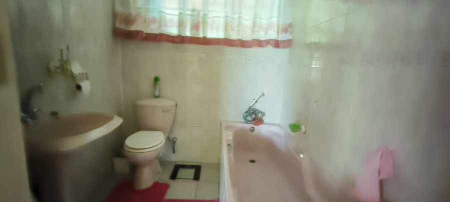 6 Bedroom Property for Sale in Westonaria Gauteng
