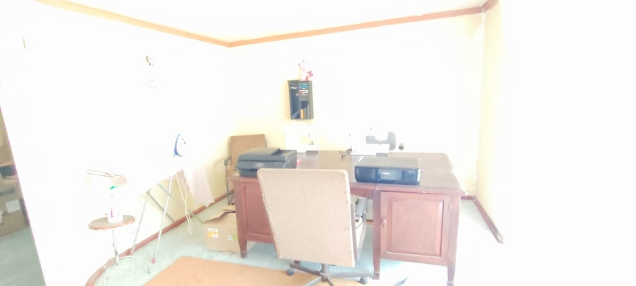 6 Bedroom Property for Sale in Westonaria Gauteng