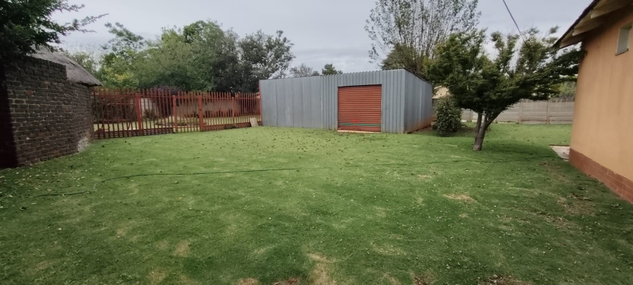6 Bedroom Property for Sale in Westonaria Gauteng