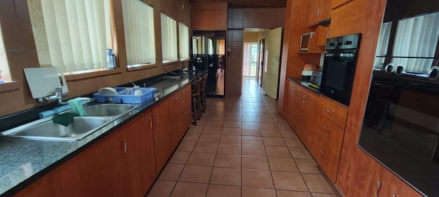 6 Bedroom Property for Sale in Westonaria Gauteng