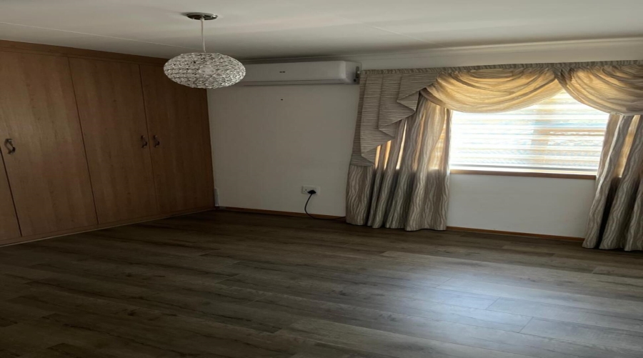 2 Bedroom Property for Sale in Vaaloewer Gauteng