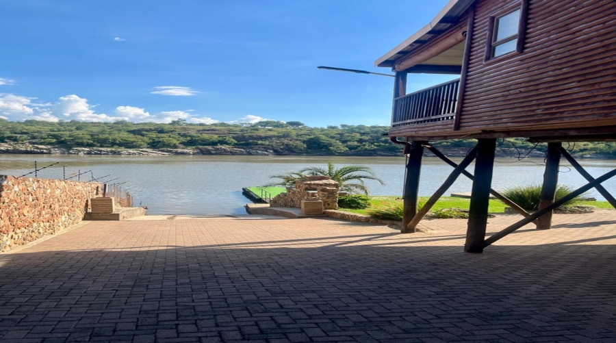 2 Bedroom Property for Sale in Vaaloewer Gauteng