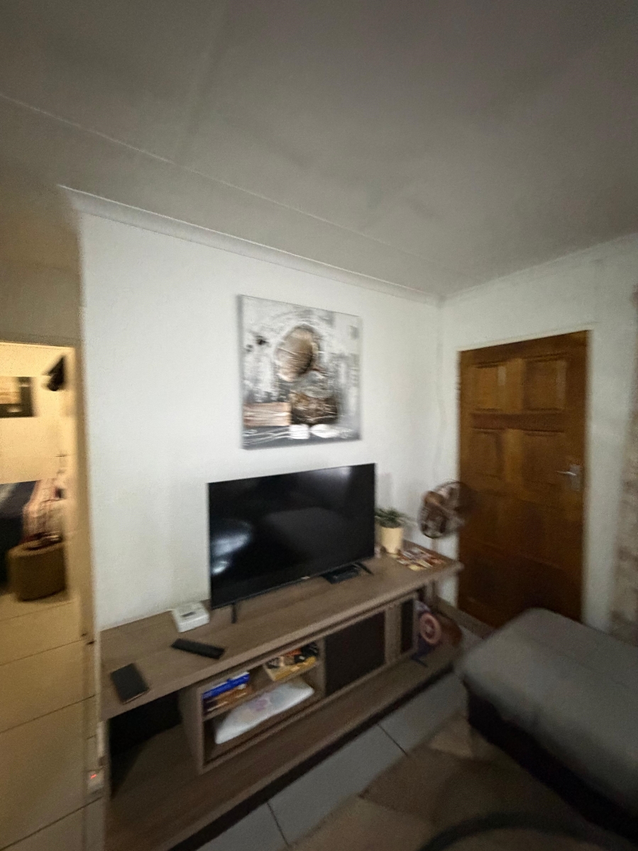 2 Bedroom Property for Sale in Palm Springs Gauteng
