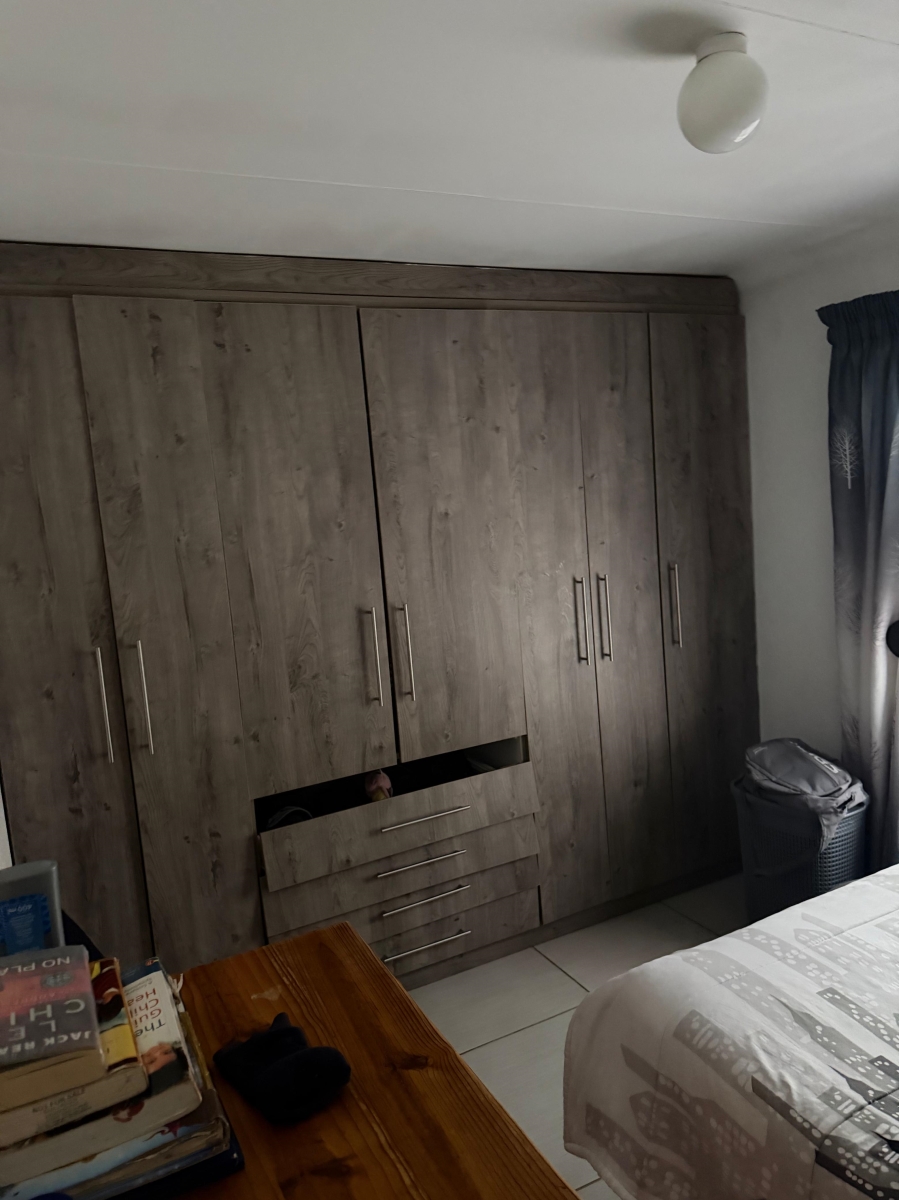 2 Bedroom Property for Sale in Palm Springs Gauteng