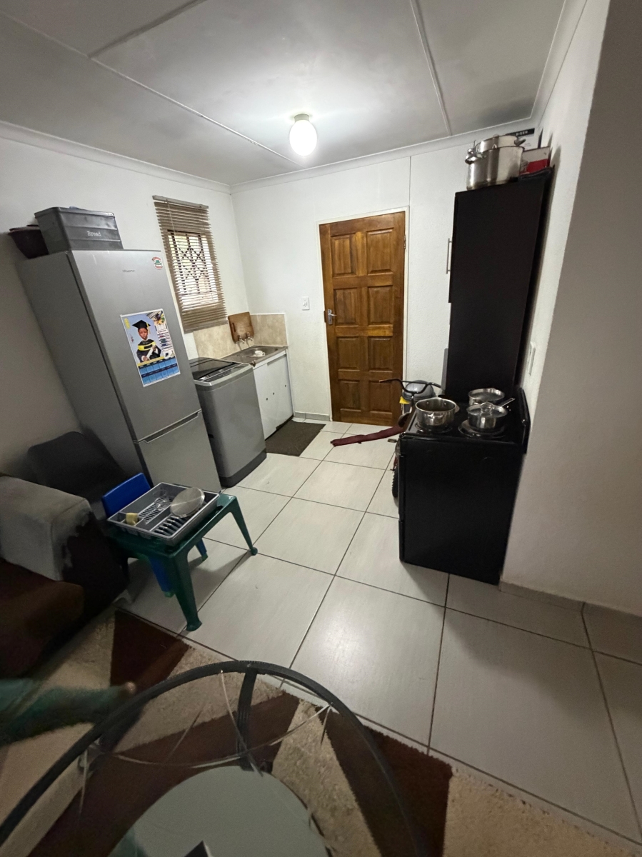 2 Bedroom Property for Sale in Palm Springs Gauteng