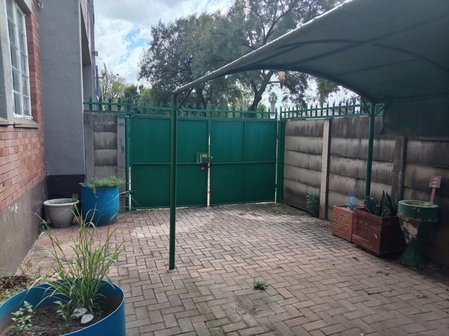 2 Bedroom Property for Sale in Peacehaven Gauteng
