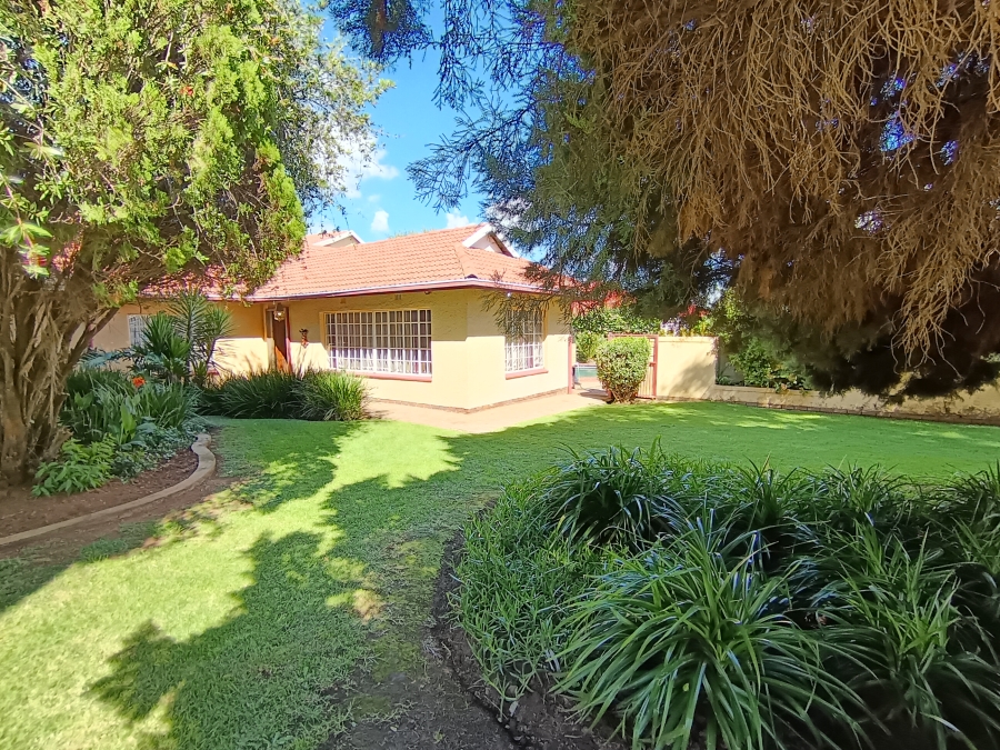 3 Bedroom Property for Sale in Brackendowns Gauteng