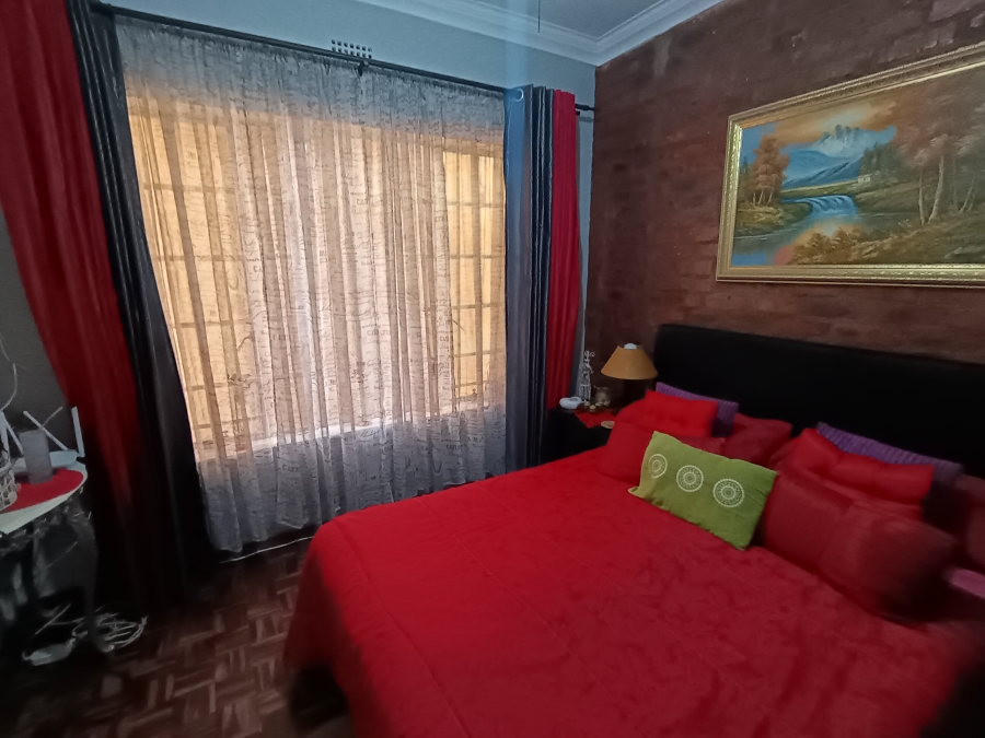 3 Bedroom Property for Sale in Brackendowns Gauteng