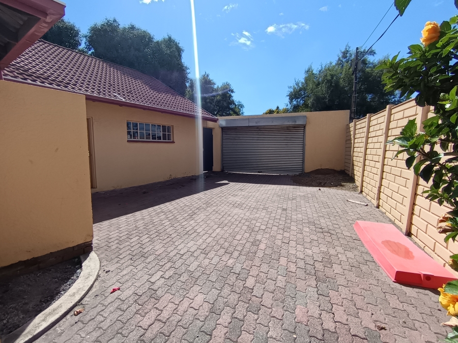 3 Bedroom Property for Sale in Brackendowns Gauteng