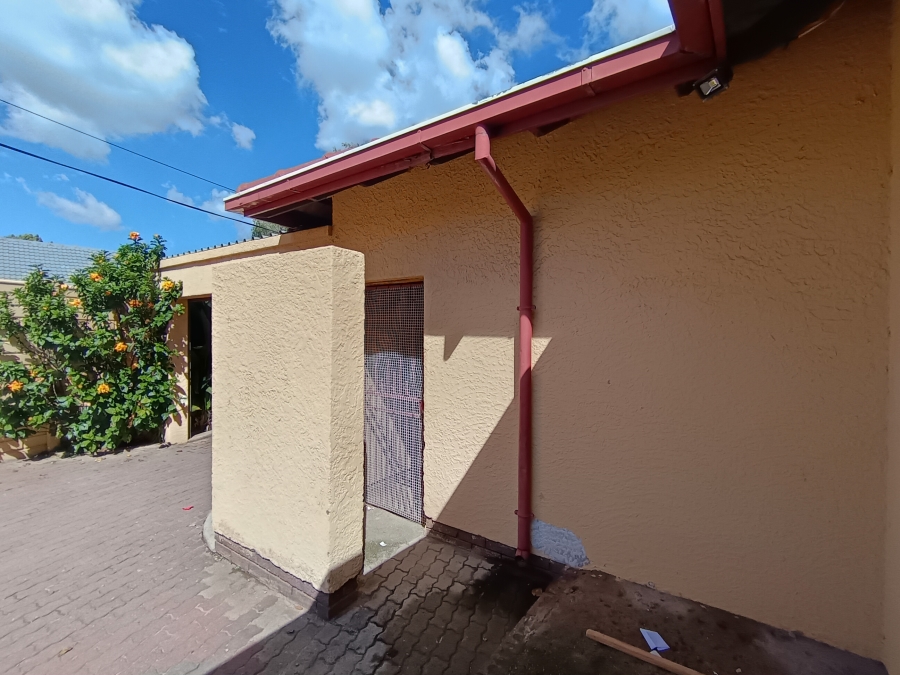 3 Bedroom Property for Sale in Brackendowns Gauteng