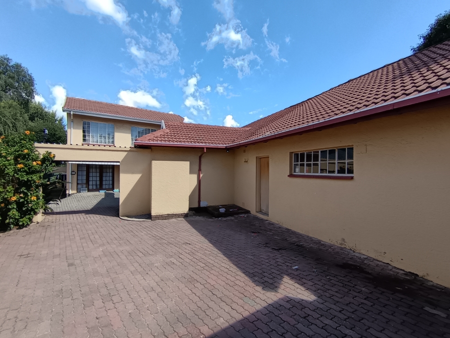 3 Bedroom Property for Sale in Brackendowns Gauteng