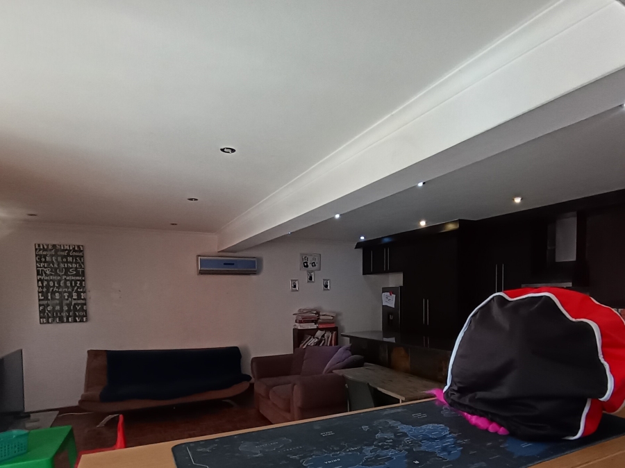 3 Bedroom Property for Sale in Brackendowns Gauteng