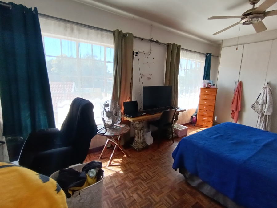 3 Bedroom Property for Sale in Brackendowns Gauteng