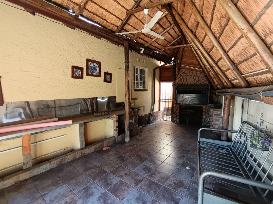 3 Bedroom Property for Sale in Brackendowns Gauteng