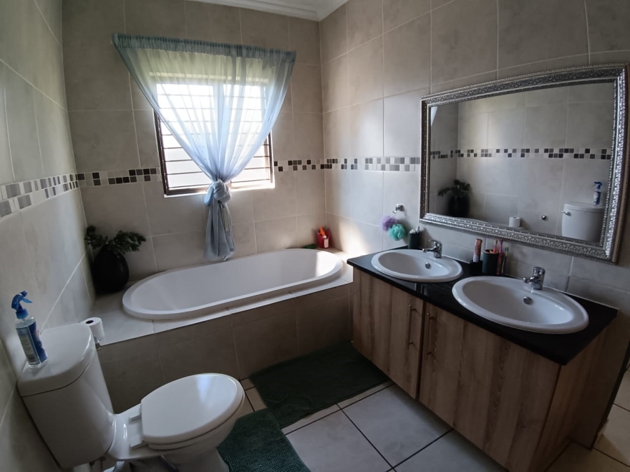 3 Bedroom Property for Sale in Sunair Park Gauteng