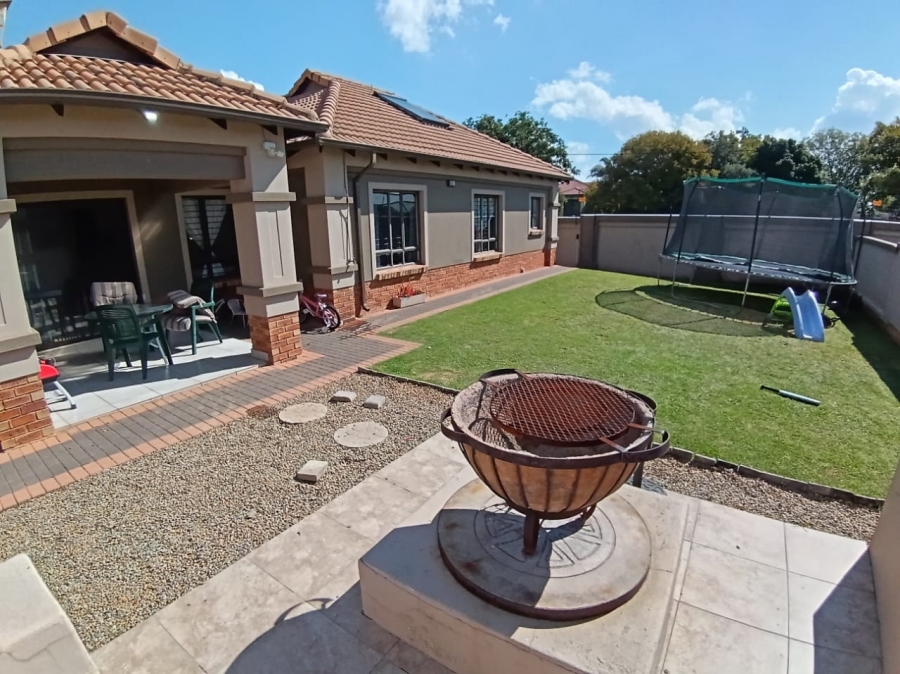3 Bedroom Property for Sale in Sunair Park Gauteng