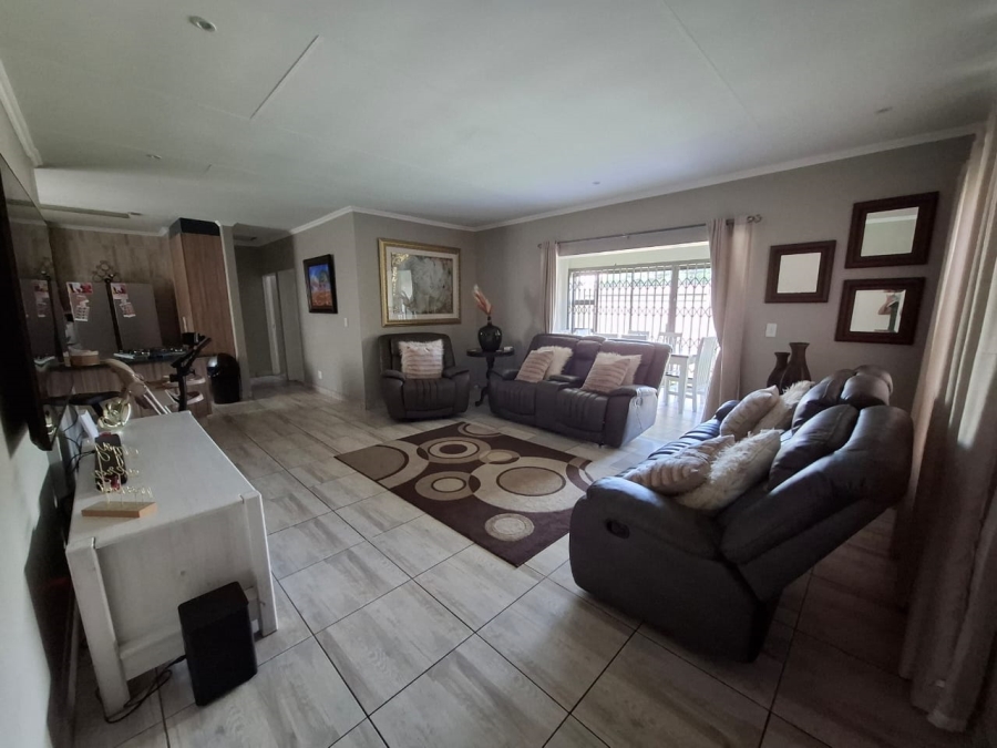 3 Bedroom Property for Sale in Sunair Park Gauteng