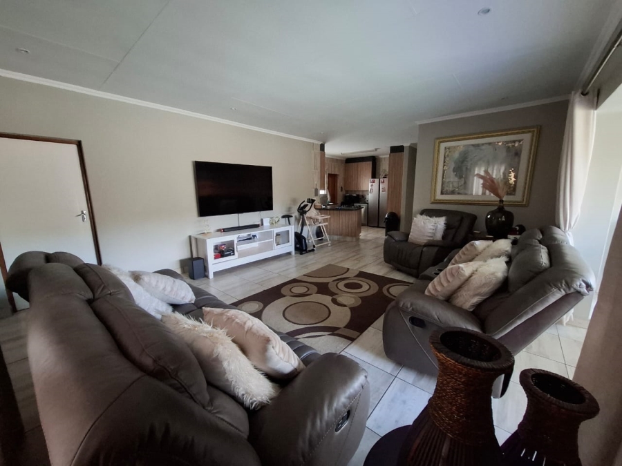 3 Bedroom Property for Sale in Sunair Park Gauteng