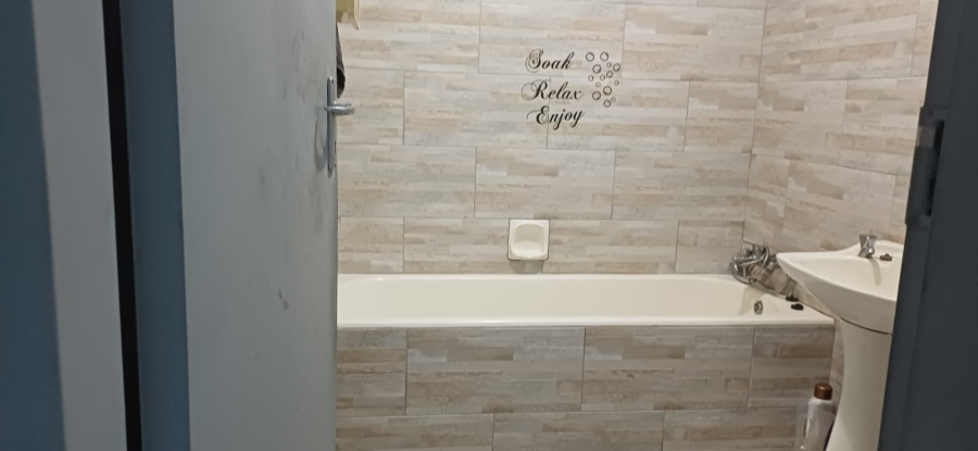 1 Bedroom Property for Sale in Windsor West Gauteng