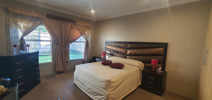 3 Bedroom Property for Sale in Rensburg Gauteng