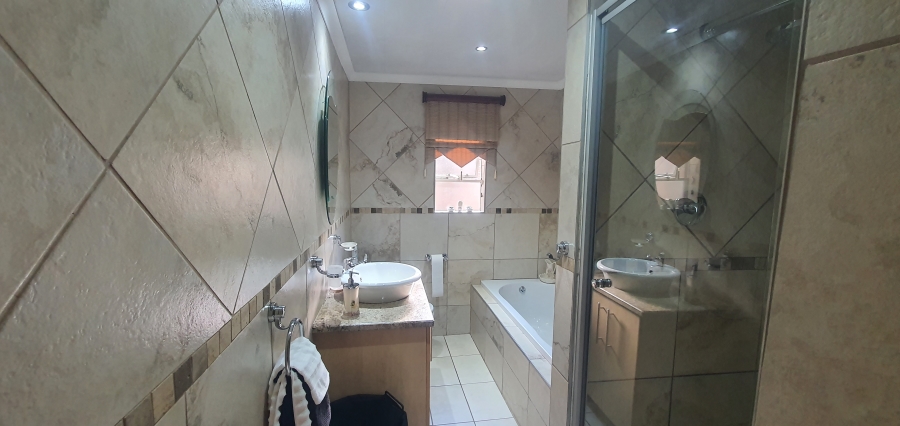3 Bedroom Property for Sale in Rensburg Gauteng