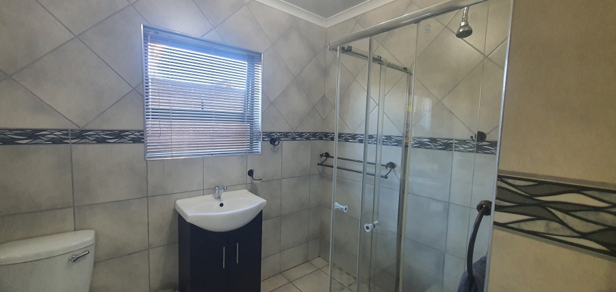 3 Bedroom Property for Sale in Rensburg Gauteng