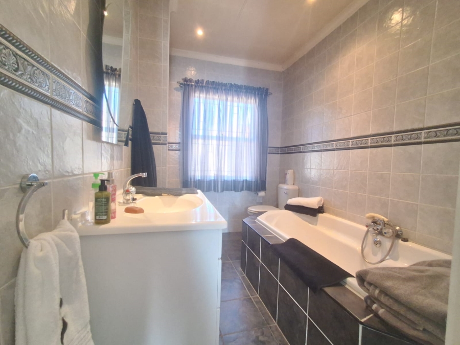 3 Bedroom Property for Sale in Arcon Park Gauteng