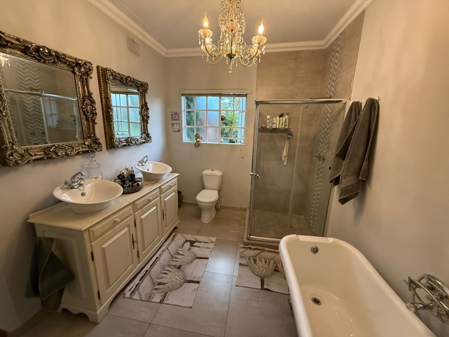 4 Bedroom Property for Sale in Three Rivers East Gauteng