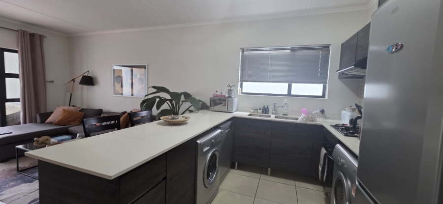 2 Bedroom Property for Sale in Olivedale Gauteng