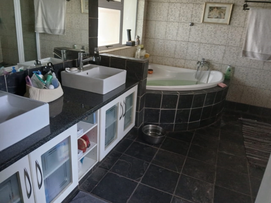 4 Bedroom Property for Sale in Primrose Hill Gauteng