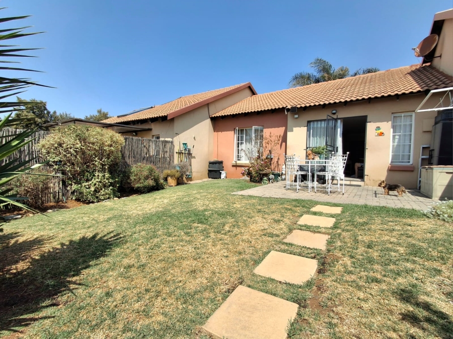 2 Bedroom Property for Sale in Greenstone Hill Gauteng