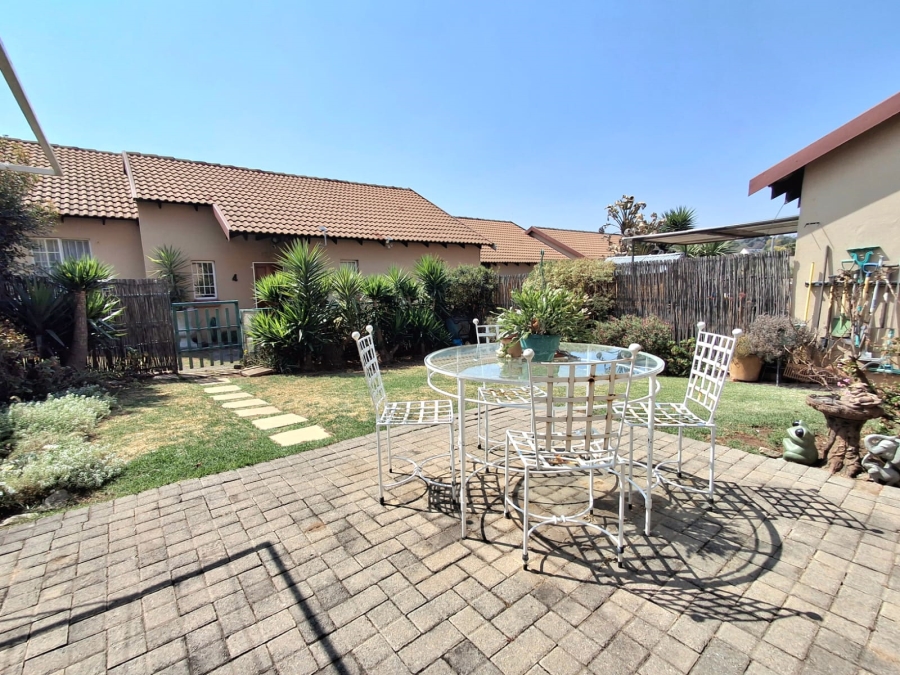 2 Bedroom Property for Sale in Greenstone Hill Gauteng