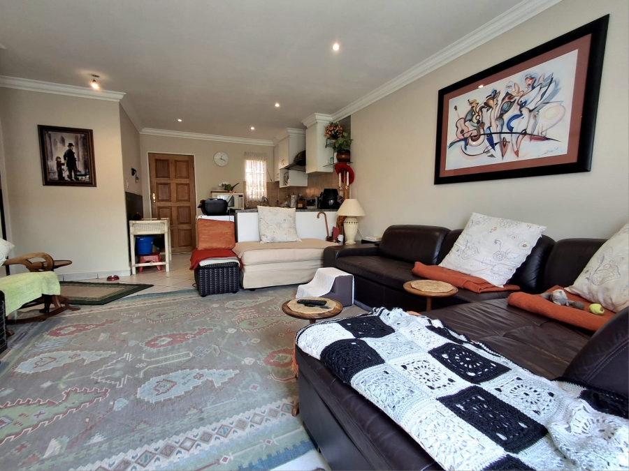 2 Bedroom Property for Sale in Greenstone Hill Gauteng