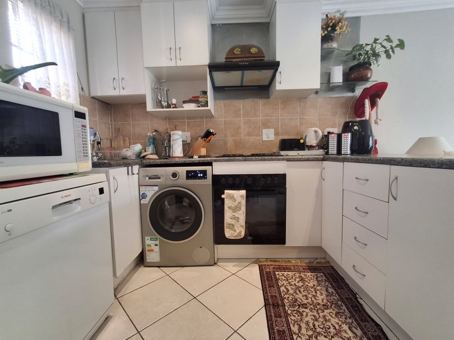 2 Bedroom Property for Sale in Greenstone Hill Gauteng
