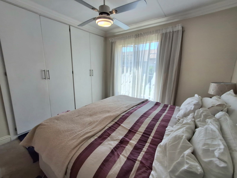2 Bedroom Property for Sale in Greenstone Hill Gauteng