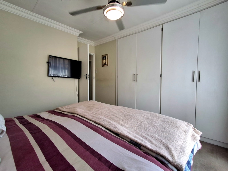 2 Bedroom Property for Sale in Greenstone Hill Gauteng