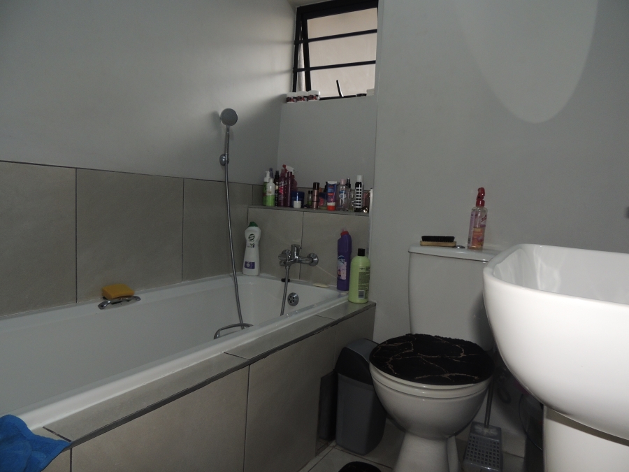 2 Bedroom Property for Sale in South Hills Gauteng