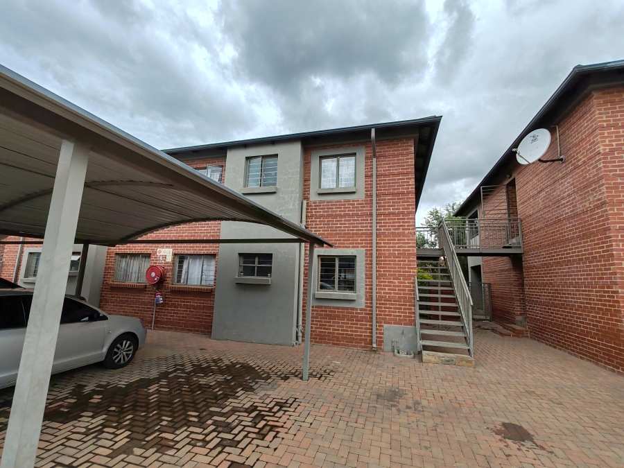 2 Bedroom Property for Sale in Andeon AH Gauteng