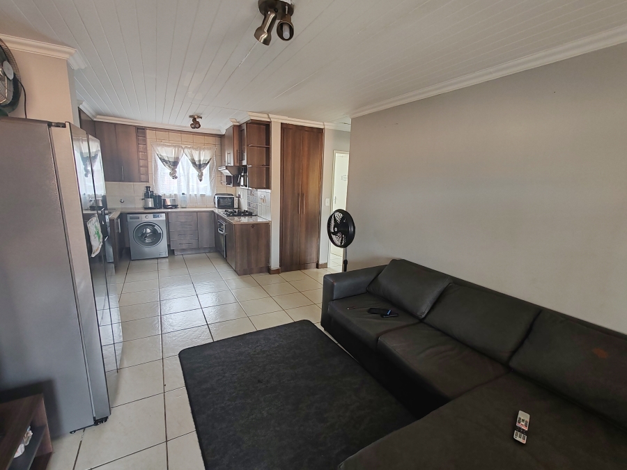 2 Bedroom Property for Sale in Andeon AH Gauteng