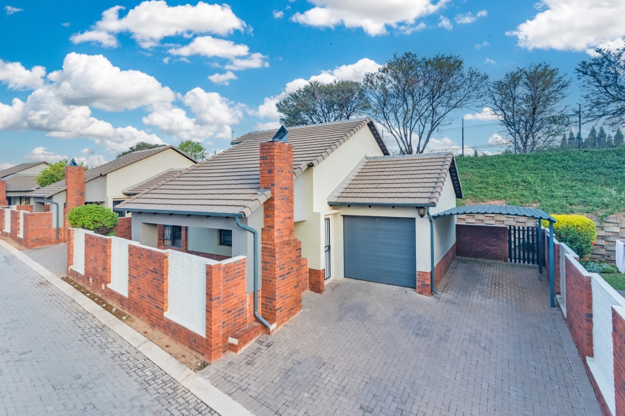 3 Bedroom Property for Sale in Amberfield Gauteng