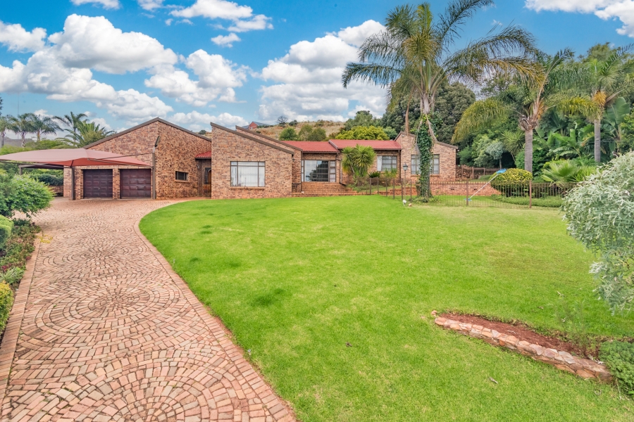 To Let 4 Bedroom Property for Rent in Wilro Park Gauteng